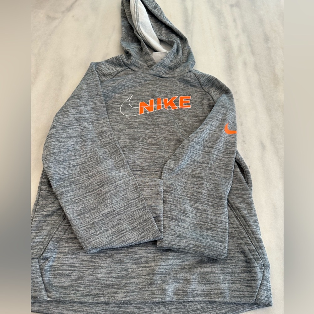 Nike Thema-Fit Hooded Sweatshirt